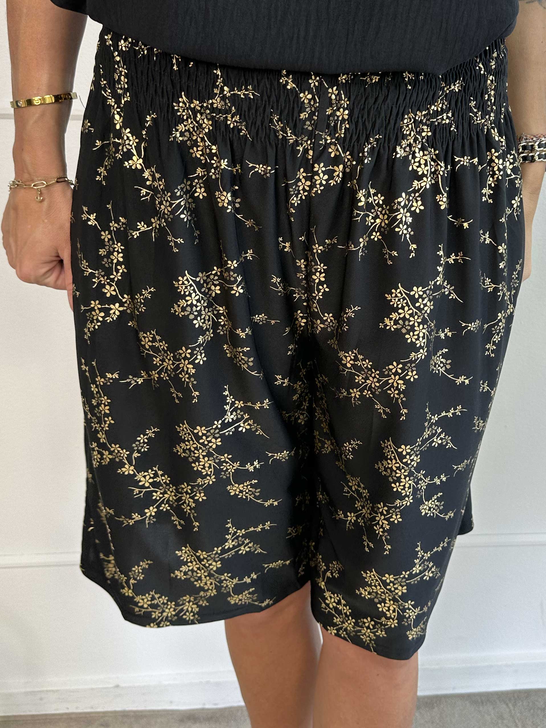 Pams Gold Short Knickers - Shorts i elastiskt tyg med resårkant